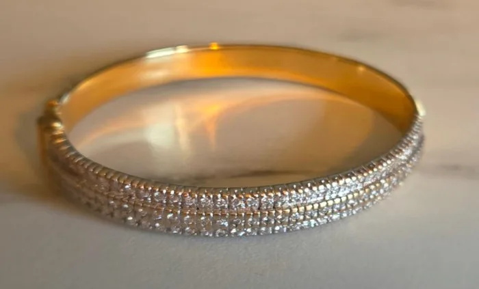 Bangle - 18 kt. Yellow gold, White gold - 1.02ct. tw. Diamond (Natural) - Diamond - DIAMONDS ARE 4 EVER