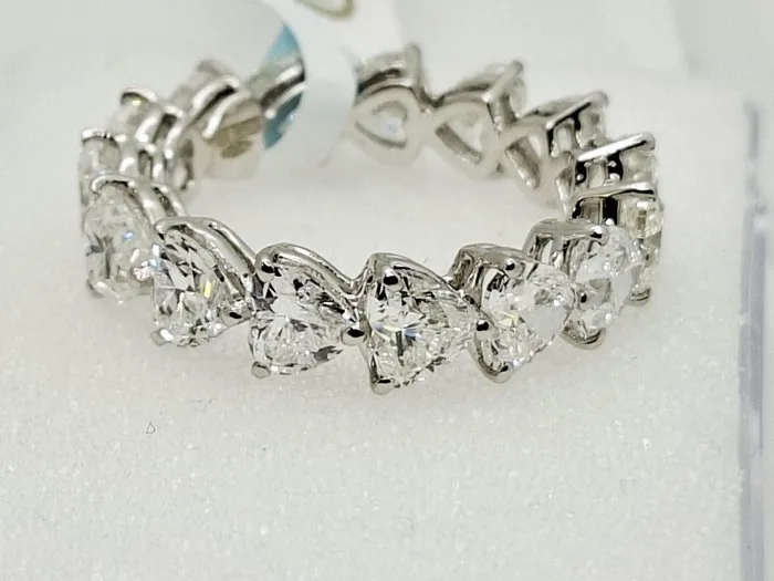 Eternity ring - 18 kt. White gold - 5.50ct. tw. Diamond (Natural) - Diamond