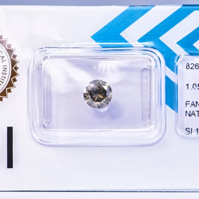 1 pcs Diamond (Natural coloured) - 1.05 ct - Round - Fancy deep Greenish Yellow - SI1 - International Gemological Institute (IGI) - VG