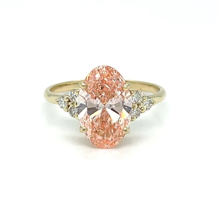 Ring - 14 kt. Yellow gold - 5.45ct. tw. Pink Diamond (Fancy coloured lab-grown diamond) - Diamond