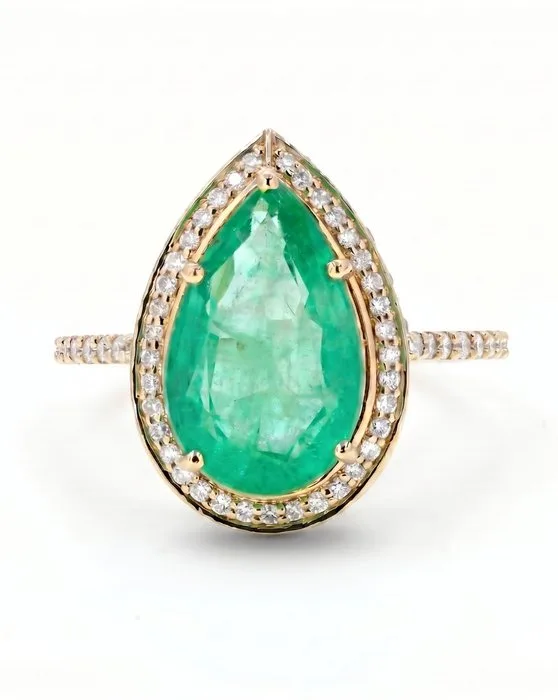 Cocktail ring - 14 kt. Yellow gold - 3.94ct. tw. Emerald - Diamond - Pear Birthstone Halo Ring