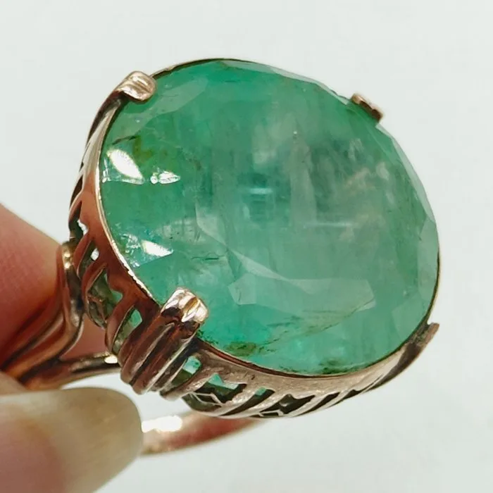 Ring - 9 kt. Yellow gold - 61.30ct. tw. Emerald - Bluish Green, Zambia
