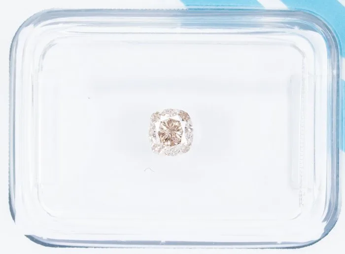 1 pcs Diamond (Natural coloured) - 0.50 ct - Cushion - Fancy intense Orangy Yellow - VS1 - International Gemological Institute (IGI)
