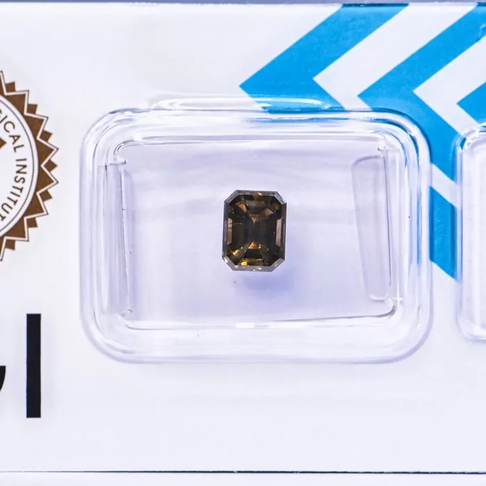 1 pcs Diamond (Natural coloured) - 1.39 ct - Emerald - Fancy deep Greenish, Greyish Yellow - SI2 - International Gemological Institute (IGI) - VG VG