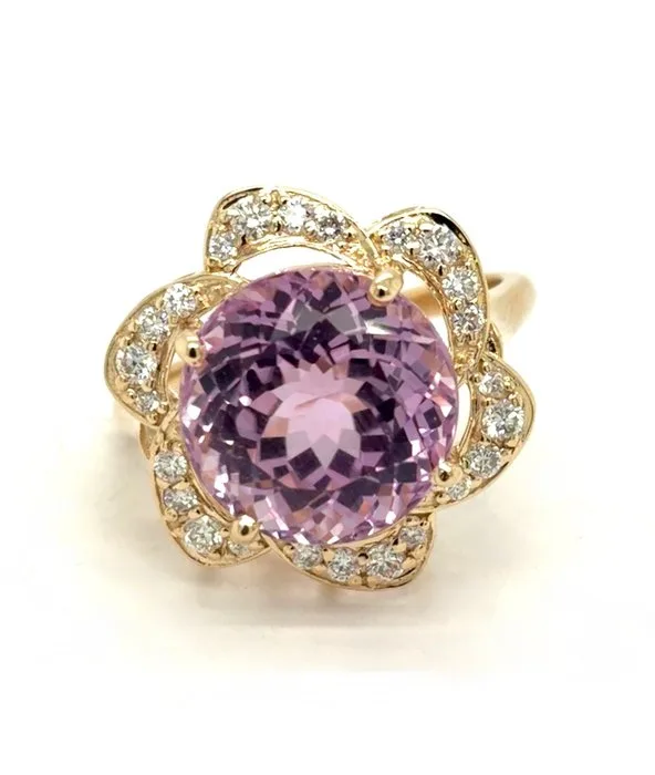 Ring - 14 kt. Yellow gold - 8.48ct. tw. Kunzite - Diamond