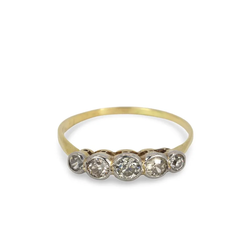 18CT Gold Diamond Ring