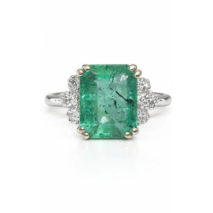 Ring - 18 kt. White gold - 2.92ct. tw. Emerald - Diamond - Green