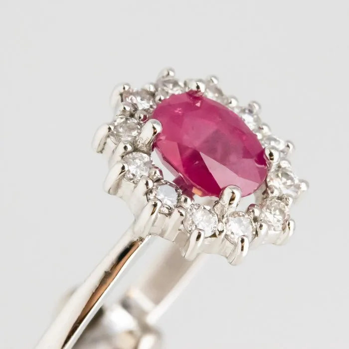 Ring - 14 kt. White gold Ruby - Diamond