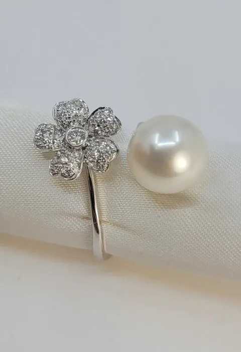 Ring - 18 kt. White gold, 10.3mm Round Australian South Sea Pearl - 0.39ct. tw. Diamond (Natural) - Pearl