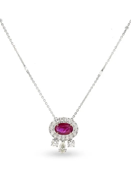 Necklace - 14 kt. White gold - 2.26ct. tw. Ruby - Diamond - Burmese No Heat Oval Ruby
