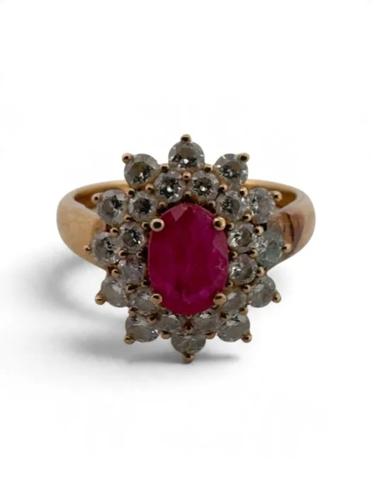Ring - 9 kt. Yellow gold - 0.75ct. tw. Ruby - Diamond