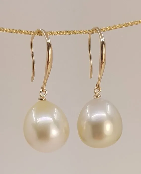 Earrings - 14 kt. Yellow gold - 11x12mm South Sea Pearls
