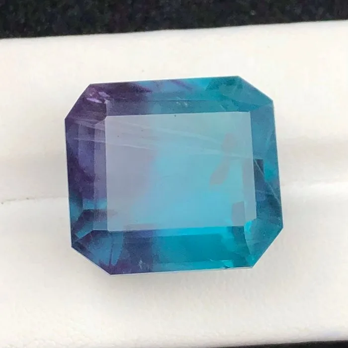 1 pcs Green, Purple Fluorite - 154.74 ct - International Colored Gemstone Association (ICA GemLab) - Bi Color