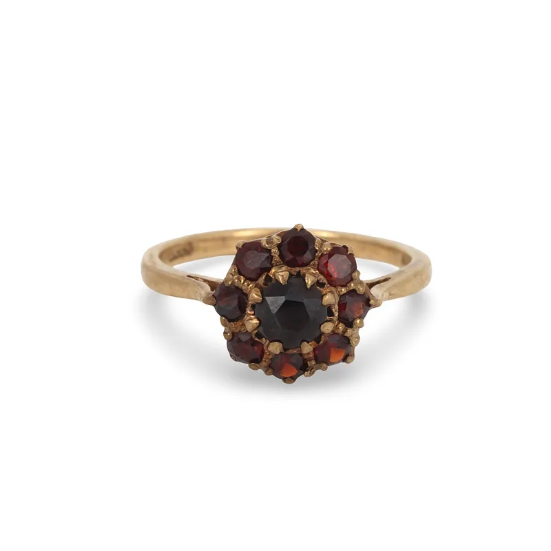 9CT Gold Garnet Cluster Ring