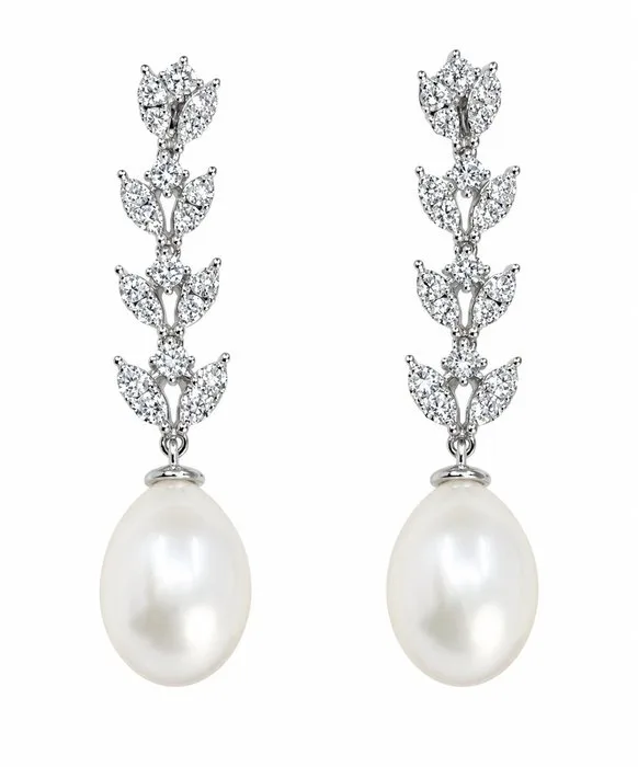 Earrings - 18 kt. White gold, 9x10mm White South Sea Pearls - 0.93ct. tw. Diamond (Natural) - Pearl