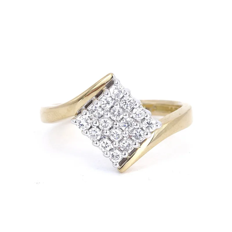 18CT Gold Diamond Set Cluster Ring
