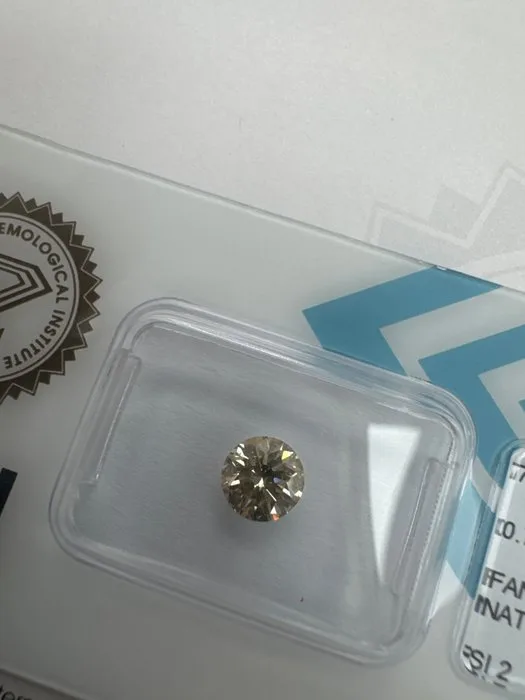 1 pcs Diamond (Natural coloured) - 0.76 ct - Round - Fancy light Brownish, Yellow - SI2 - International Gemological Institute (IGI)