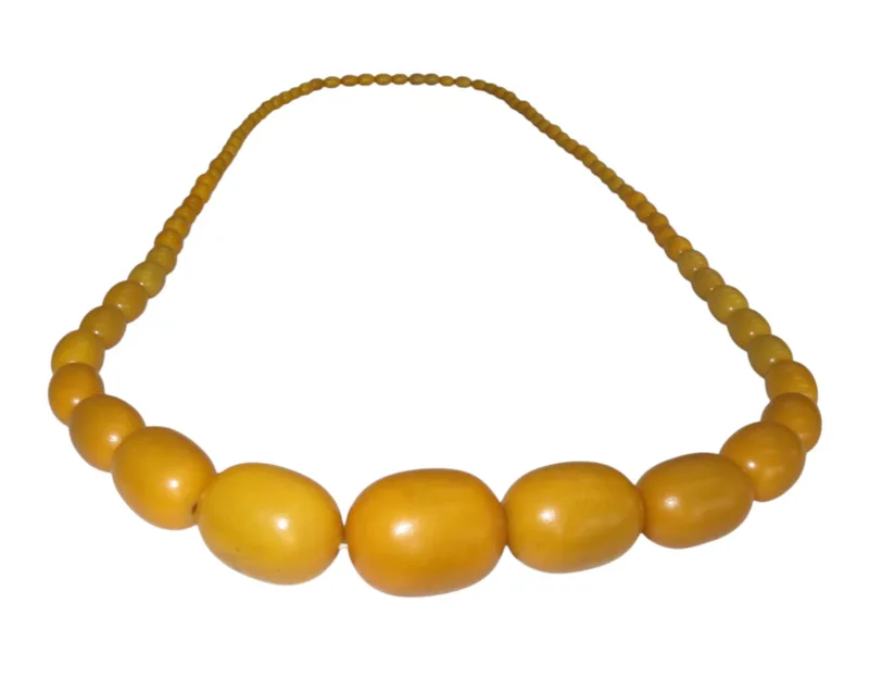 Egg Yoke / Butterscotch Amber Bakelite Bead Necklace, Graduated Beads (71 In Total) With Screw Turned Barrel Clasp, 48G