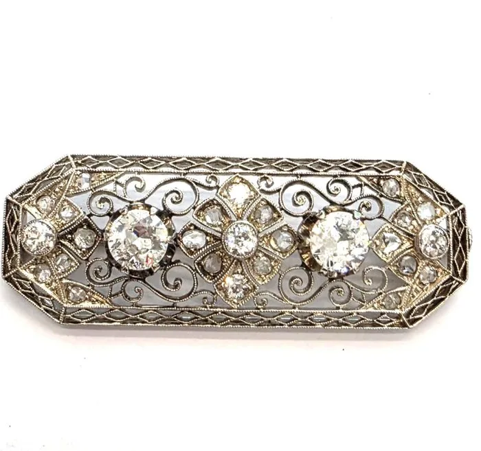 Brooch Platinum - 2.50ct. tw. Diamond (Natural) - Diamond