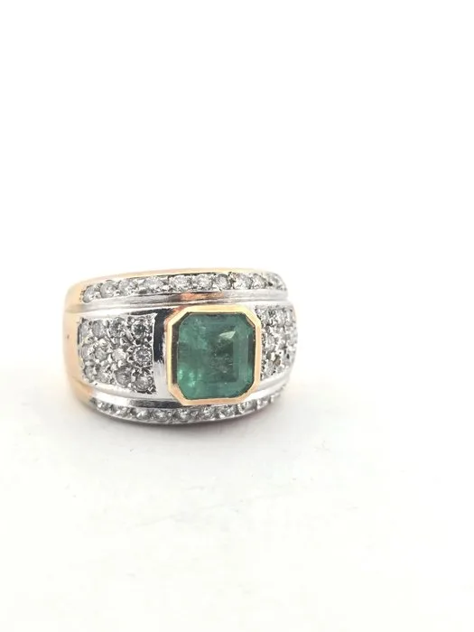 Ring - 18 kt. Yellow gold, White gold - 3.00ct. tw. Emerald - Diamond