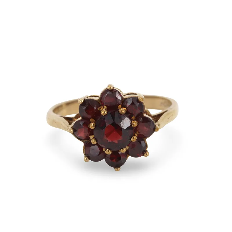 9CT Gold Garnet Cluster Ring