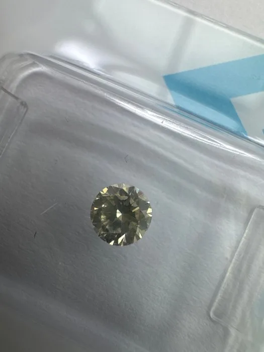 1 pcs Diamond (Natural coloured) - 0.31 ct - Round - Fancy Greenish, Yellow - SI1 - International Gemological Institute (IGI)