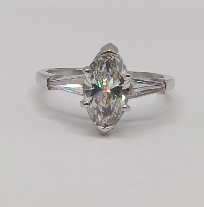 Ring Platinum - 2.81ct. tw. Diamond (Natural) - Diamond - Elegant Ring in Platinum
