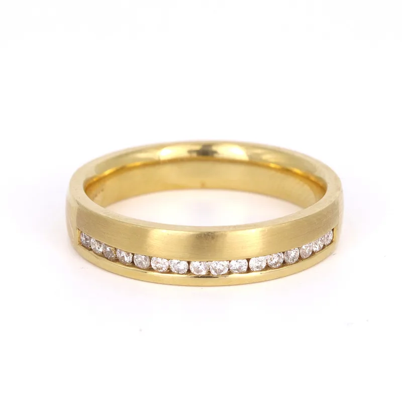 18CT Gold Diamond Ring