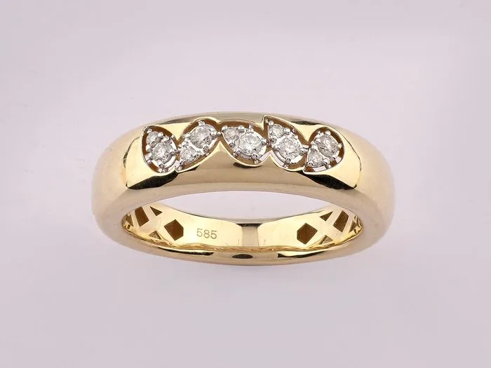 Ring - 14 kt. Yellow gold - 0.13ct. tw. Diamond (Natural)