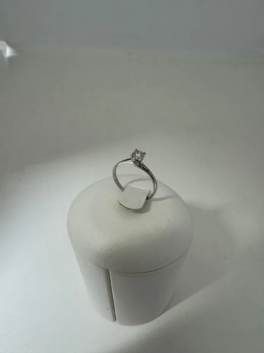 Ring - 18 kt. White gold - 0.04ct. tw. - Diamond