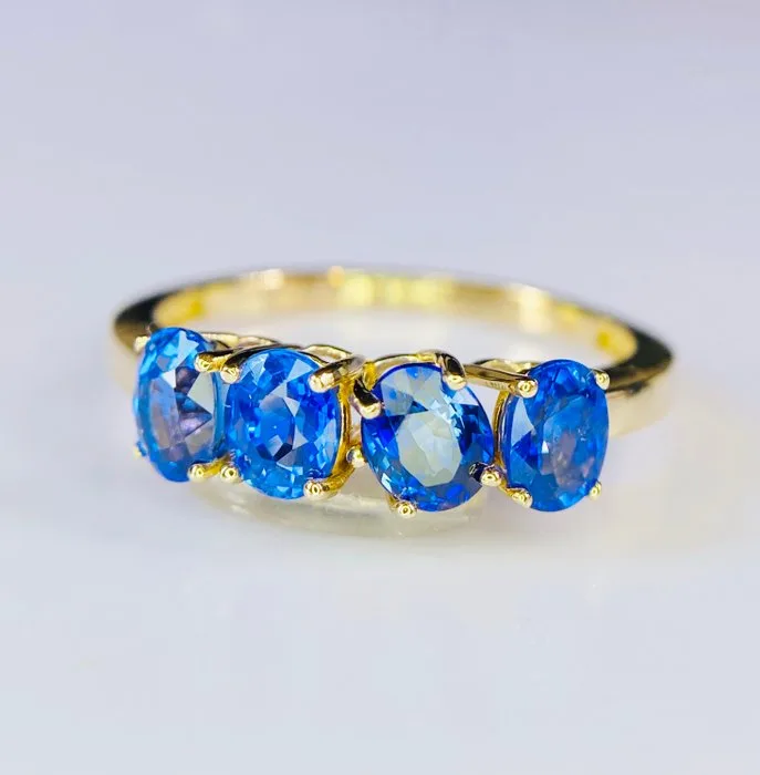 Ring - 14 kt. Yellow gold - 2.11ct. tw. Sapphire - Diamond