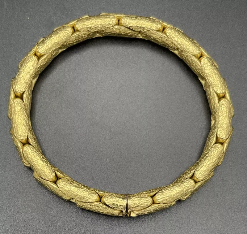 18 Carat Yellow Gold Articulated Bark Textured Link Bracelet