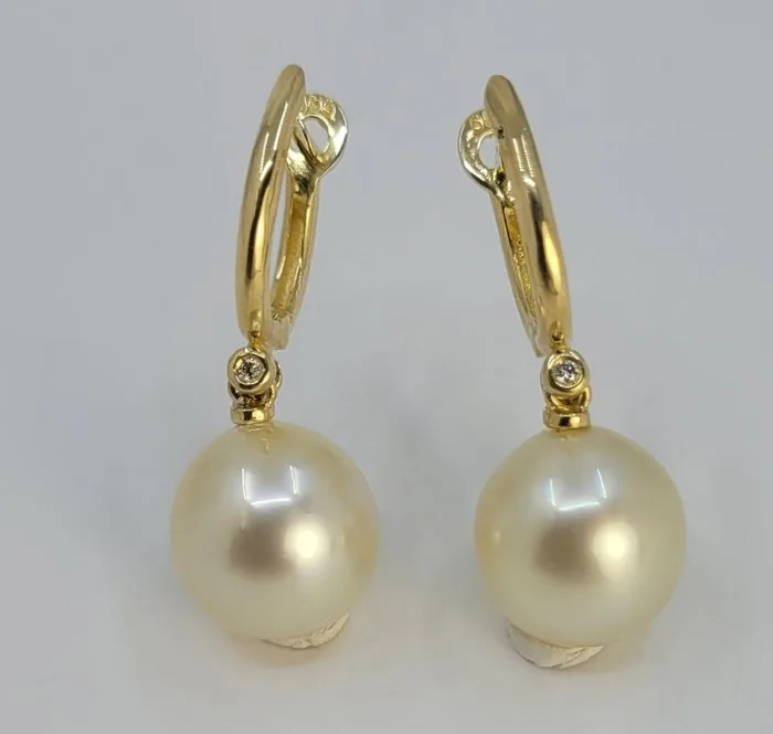 Earrings - 14 kt. Yellow gold, 10.5mm Golden South Sea Pearls - 0.02ct. tw. Pearl - Diamond