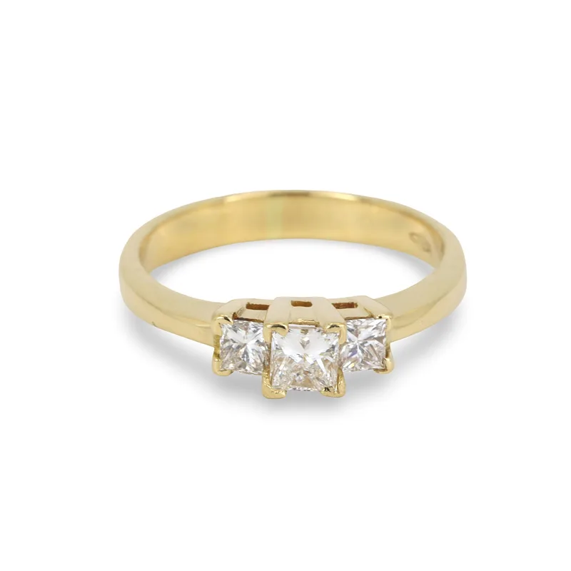 18CT Gold Diamond Ring